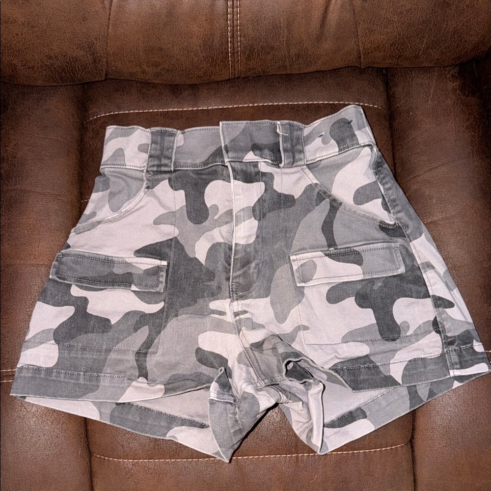 Hollister Women's High-Rise Mom Shorts